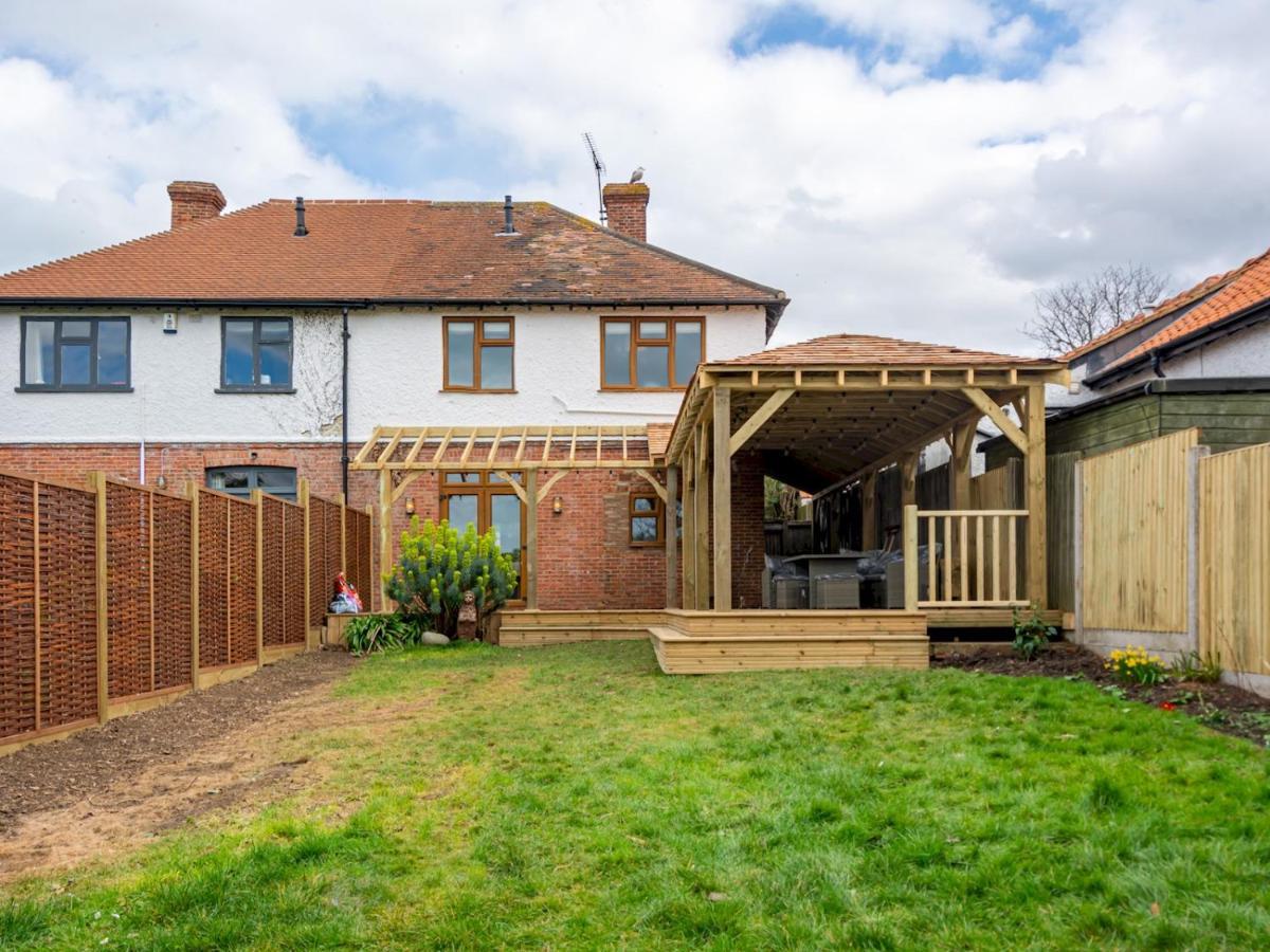 Pass The Keys Appletree Cottage - A Chic Seaside Home And Garden Whitstable Exterior photo